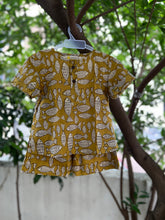 Charger l&#39;image dans la galerie, Klingaru Summer Short Set  - Mustard Fish
