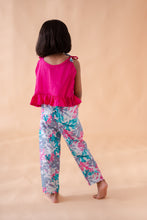 Load image into Gallery viewer, Klingaru Top and Pants Set-  Pink with Grey Flowers
