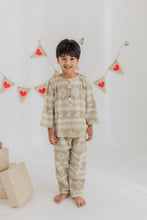 Charger l&#39;image dans la galerie, Klingaru Winter Night suit - Gold Christmas Celebrations
