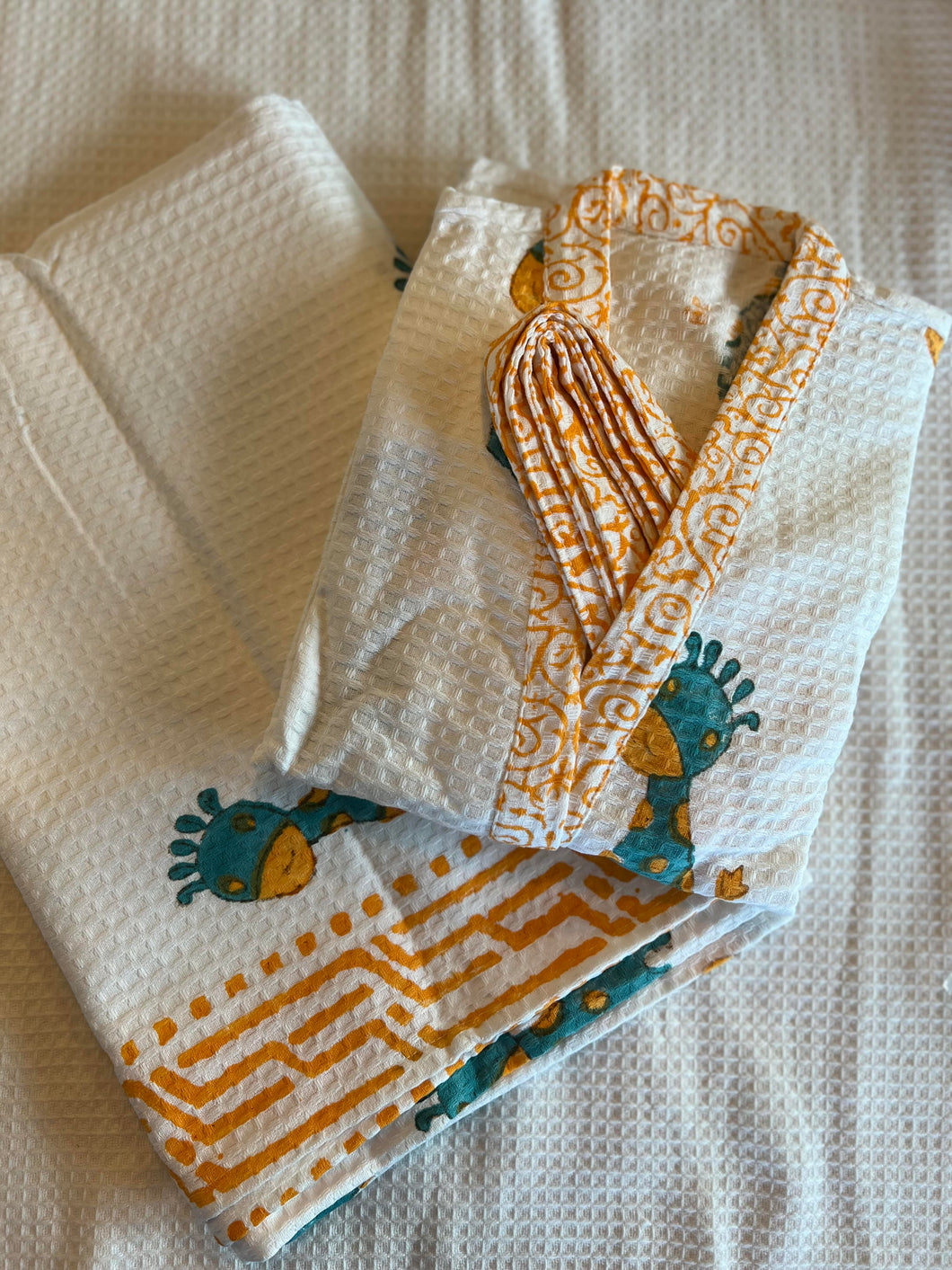 Klingaru -  Combo of Towel and Bathrobe  - Giraffe
