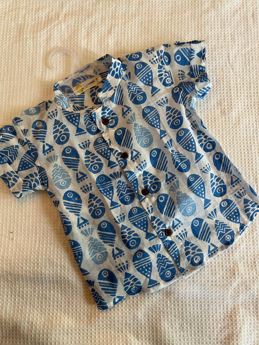 Klingaru Shirt - Blue on White Fish