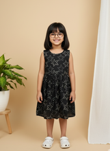 Charger l&#39;image dans la galerie, Klingaru Frock - Black Stars

