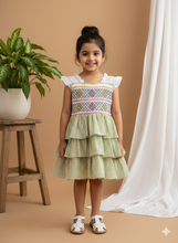 Charger l&#39;image dans la galerie, Klingaru Smocking Frock -Green Checks
