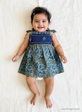 Load image into Gallery viewer, Klingaru Newborn Smocking for Girls (3 -6 Months)
