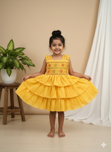 Charger l&#39;image dans la galerie, Klingaru Smocking Frock - Mustard Yellow
