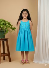 Charger l&#39;image dans la galerie, Klingaru Frock - Phirozi with Hand Embroidery Booti - (PRE-ORDER)
