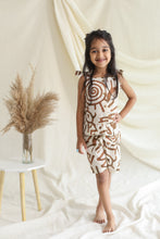 Load image into Gallery viewer, Klingaru Top and Shorts Set - Beige Brown Abstract
