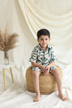 Load image into Gallery viewer, Klingaru Shirt and Shorts Set -  Beige Green Abstract
