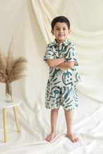 Load image into Gallery viewer, Klingaru Shirt and Shorts Set -  Beige Green Abstract
