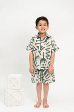 Charger l&#39;image dans la galerie, Klingaru Shirt and Shorts Set -  Beige Green Abstract
