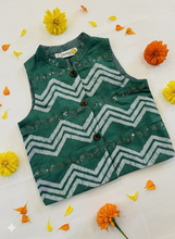 Load image into Gallery viewer, Klingaru Jacket - Green Waves
