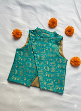 Charger l&#39;image dans la galerie, Klingaru  Festive Jacket - Teal Warli Art
