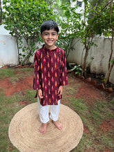 Load image into Gallery viewer, Klingaru Long Kurta - Maroon Ikat
