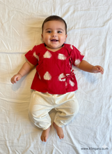 Charger l&#39;image dans la galerie, Unisex Newborn Jhabla Set - Red Tikon (0-4 Months)
