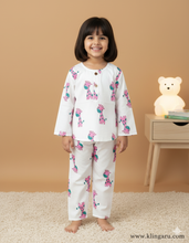Load image into Gallery viewer, Klingaru Night Suit -  Pink Giraffe
