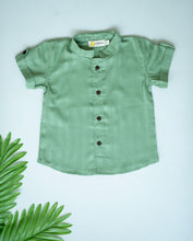 Load image into Gallery viewer, Klingaru Shirt - Green Self Stripes
