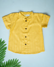 Charger l&#39;image dans la galerie, Klingaru Shirt - Mustard Self Stripes
