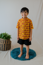 Load image into Gallery viewer, Klingaru Shirt - Red Scooters
