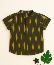Load image into Gallery viewer, Klingaru Short Kurta - Mehandi Green in Ikat
