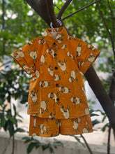 Charger l&#39;image dans la galerie, Klingaru Shirt and Shorts Set - Rust Orange Sheeps
