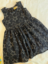 Charger l&#39;image dans la galerie, Klingaru Frock - Black Stars
