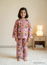 Charger l&#39;image dans la galerie, Klingaru Night Suit - Peach Jungle Animals
