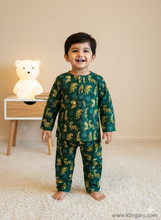 Charger l&#39;image dans la galerie, Klingaru Night Suit - Forest Green Tiger Night Suit
