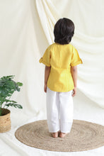 Charger l&#39;image dans la galerie, Klingaru Short Kurta - Soft Yellow
