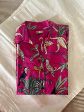 Charger l&#39;image dans la galerie, Klingaru Women Shirt - Pink Jungle- PREORDERk
