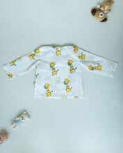 Charger l&#39;image dans la galerie, Unisex Newborn Jhabla Set -  Giraffe Print   (3-6 Months)
