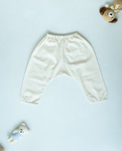 Load image into Gallery viewer, Unisex Newborn Jhabla Set -  Ink blue Double ikat with offwhite pant  (3-6 Months)
