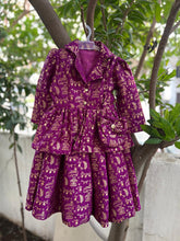 Charger l&#39;image dans la galerie, Klingaru Lehanga -Purple Warli Benarsi - Preorder
