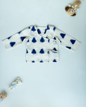 Load image into Gallery viewer, Unisex Newborn Jhabla Set - Offwhite Double Ikat with Blue pant (3-6 Months)
