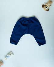 Load image into Gallery viewer, Unisex Newborn Jhabla Set - Offwhite Double Ikat with Blue pant (3-6 Months)
