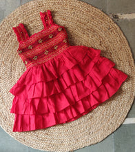 Charger l&#39;image dans la galerie, Klingaru Smocking Frock - Bright Red
